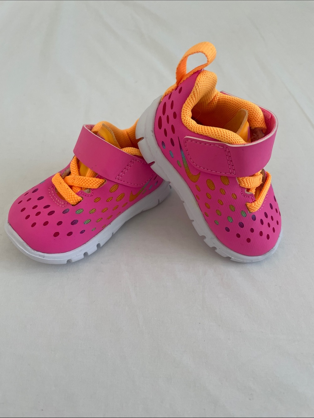 Nike Free Kids Hot Pink and Orange Hook-and-Loop Sneakers Size 2 (EUC)